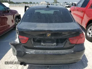2009 BMW 3 Series 328i z VIN WBAPH73549E125586, wystawiony jako Copart lot #52594265 z przebiegiem 117 657 mil mil oraz Szkoda całkowita • Salvage title. Historia ofert i sprzedaży dostępna na DreamBid. Obrazek 6.