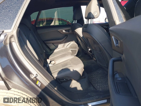 2021 Audi Q8 Premium Plus z VIN WA1EVAF14MD014781, wystawiony jako IAAI lot #42080085 z przebiegiem 53 171 mil mil oraz . Historia ofert i sprzedaży dostępna na DreamBid. Obrazek 8.