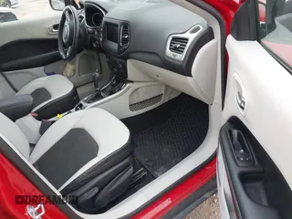 2021 Jeep Compass Latitude z VIN 3C4NJDBB4MT540632, wystawiony jako IAAI lot #41937767 z przebiegiem 15 613 mil mil oraz . Historia ofert i sprzedaży dostępna na DreamBid. Obrazek 5.
