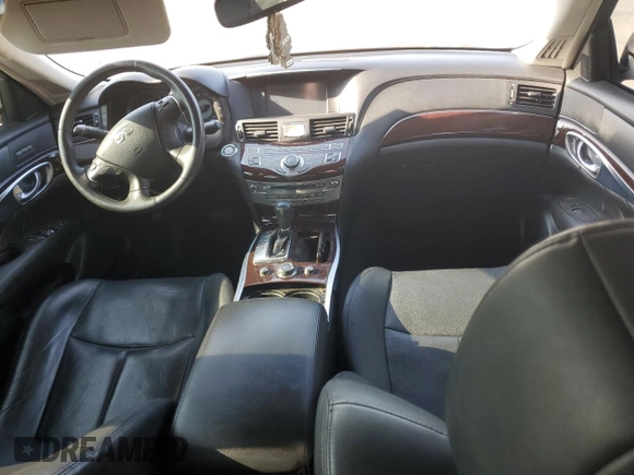 2016 Infiniti Q70 z VIN JN1BY1PP5GM631133, wystawiony jako Copart lot #75826404 z przebiegiem Nie podano mil oraz Czysty tytuł • Clean title. Historia ofert i sprzedaży dostępna na DreamBid. Obrazek 8.