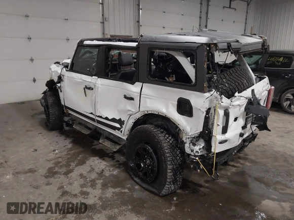 2024 Ford Bronco Wildtrak z VIN 1FMEE2BP9RLA70391, wystawiony jako IAAI lot #41639603 z przebiegiem 11 086 mil mil oraz . Historia ofert i sprzedaży dostępna na DreamBid. Obrazek 3.