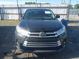 2018 Toyota Highlander SE with VIN 5TDKZRFH1JS529875, listed as a IAAI auction lot 42181502 with 182,652 mi miles and . Bid and sale history available at DreamBid. Image 12.