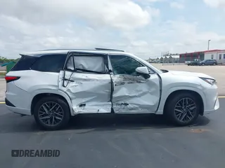 2024 Lexus TX 350 с VIN 5TDAAAA6XRS005002, выставлен на аукционе IAAI как лот 42246675 с пробегом 10 540 миль миль и . История ставок и продаж доступна на DreamBid. Изображение 13.