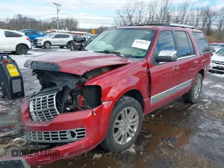 2008 Lincoln Navigator with VIN 5LMFU28518LJ18538, listed as a IAAI auction lot 41546111 with 123,174 mi miles. Bid and sale history available at carsss.com. Image 2.