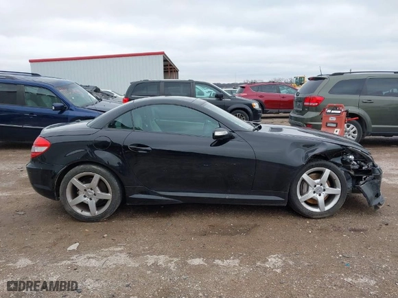 2006 Mercedes-Benz SLK-Class 3.5L with VIN WDBWK56FX6F084328, listed as a IAAI auction lot 41570145 with 104,929 mi miles. Bid and sale history available at carsss.com. Image 13.