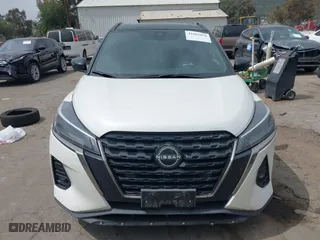 2022 Nissan Kicks SR with VIN 3N1CP5DV8NL484704, listed as a IAAI auction lot 41882050 with 70,535 mi miles. Bid and sale history available at carsss.com. Image 13.
