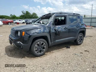 2023 Jeep Renegade Latitude with VIN ZACNJDB11PPP56261, listed as a Copart auction lot 62375585 with 30,399 mi miles and Salvage title. Bid and sale history available at DreamBid. Image 1.