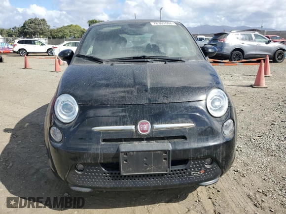 2015 FIAT 500e z VIN 3C3CFFGE7FT726048, wystawiony jako Copart lot #78305504 z przebiegiem 77 287 mil mil oraz Czysty tytuł • Clean title. Historia ofert i sprzedaży dostępna na DreamBid. Obrazek 5.