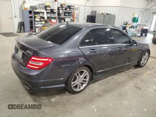 2013 Mercedes-Benz C 300 Sport z VIN WDDGF8AB1DR259700, wystawiony jako Copart lot #57857905 z przebiegiem 127 083 mil mil oraz Czysty tytuł • Clean title. Historia ofert i sprzedaży dostępna na DreamBid. Obrazek 3.