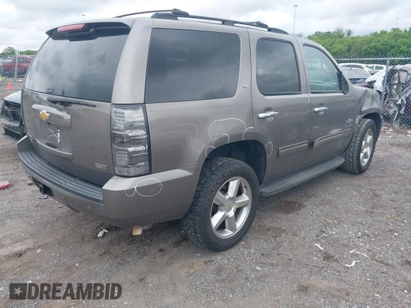 2012 Chevrolet Tahoe LT z VIN 1GNSCBE08CR136971, wystawiony jako IAAI lot #42211242 z przebiegiem 214 910 mil mil oraz . Historia ofert i sprzedaży dostępna na DreamBid. Obrazek 4.