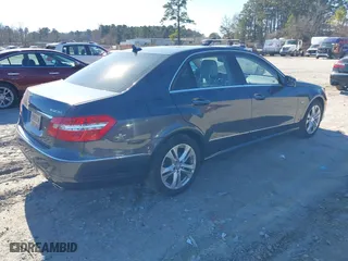 2011 Mercedes-Benz E-Class E 350 Luxury BlueTEC with VIN WDDHF2EB8BA313386, listed as a IAAI auction lot 41367647 with 124,720 mi miles. Bid and sale history available at carsss.com. Image 4.