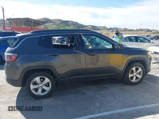 2020 Jeep Compass Altitude z VIN 3C4NJCBB8LT199034, wystawiony jako IAAI lot #42008510 z przebiegiem Nie podano mil oraz . Historia ofert i sprzedaży dostępna na DreamBid. Obrazek 12.