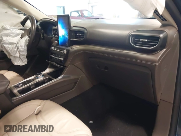 2020 Ford Explorer Platinum with VIN 1FM5K8HC7LGC23964, listed as a IAAI auction lot 41260236 with 43,975 mi miles. Bid and sale history available at carsss.com. Image 5.