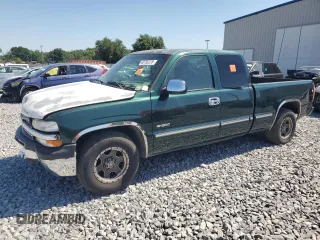 2001 Chevrolet Silverado 1500 LS with VIN 2GCEC19V711372653, listed as a Copart auction lot 52790225 with Not Provided miles and Salvage Title. Bid and sale history available at DreamBid. Image 1.