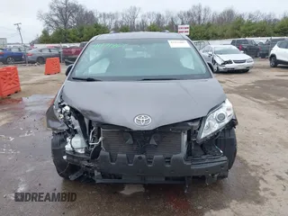 2015 Toyota Sienna XLE with VIN 5TDYK3DC8FS651580, listed as a IAAI auction lot 41971867 with 49,711 mi miles. Bid and sale history available at carsss.com. Image 13.