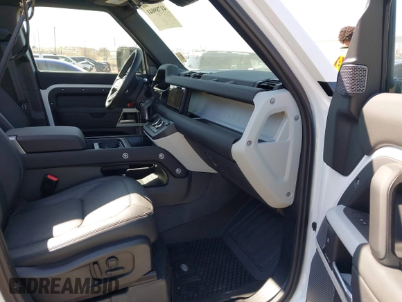 2024 Land Rover Defender S with VIN SALEJ7EU6R2339332, listed as a IAAI auction lot 41789041 with 1,752 mi miles and . Bid and sale history available at DreamBid. Image 5.