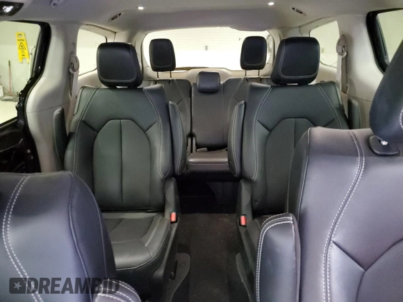 2024 Chrysler Pacifica Hybrid Select z VIN 2C4RC1S77RR158336, wystawiony jako Copart lot #54831295 z przebiegiem 30 950 mil mil oraz Czysty tytuł • Clean title. Historia ofert i sprzedaży dostępna na DreamBid. Obrazek 10.