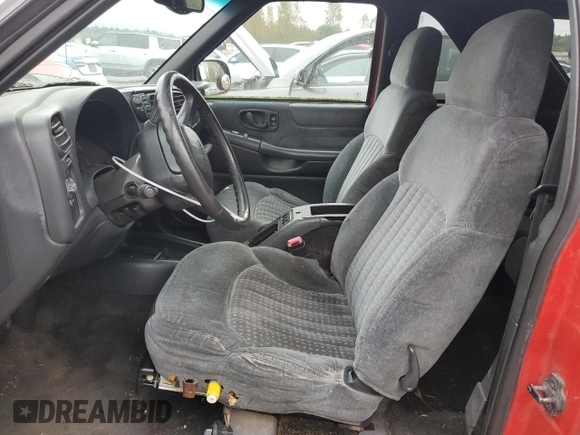 2000 Chevrolet Blazer LS с VIN 1GNCT18W5YK210040, выставлен на аукционе Copart как лот 73253404 с пробегом Не указан миль и Чистый • Clean title. История ставок и продаж доступна на DreamBid. Изображение 7.