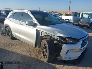 2019 Infiniti QX50 Essential z VIN 3PCAJ5M16KF107060, wystawiony jako IAAI lot #41216087 z przebiegiem 87 106 mil mil oraz . Historia ofert i sprzedaży dostępna na DreamBid. Obrazek 1.