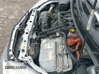 2014 Toyota Prius One z VIN JTDKDTB31E1059131, wystawiony jako IAAI lot #42999949 z przebiegiem 185 962 mil mil oraz . Historia ofert i sprzedaży dostępna na DreamBid. Obrazek 19.