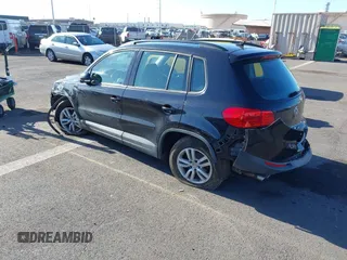 2015 Volkswagen Tiguan S с VIN WVGAV7AX8FW615777, выставлен на аукционе IAAI как лот 42165193 с пробегом Не указан миль и . История ставок и продаж доступна на DreamBid. Изображение 3.