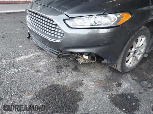 2016 Ford Fusion S with VIN 3FA6P0G73GR177327, listed as a IAAI auction lot 41217967 with 199,977 mi miles. Bid and sale history available at carsss.com. Image 6.