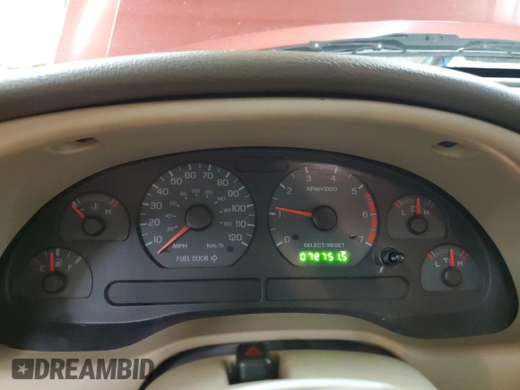 2002 Ford Mustang Standard z VIN 1FAFP40442F189502, wystawiony jako Copart lot #60606665 z przebiegiem 72 751 mil mil oraz Czysty tytuł • Clean title. Historia ofert i sprzedaży dostępna na DreamBid. Obrazek 9.