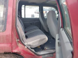2000 Ford Explorer XLS z VIN 1FMZU72X2YUB64879, wystawiony jako IAAI lot #42333278 z przebiegiem 169 693 mil mil oraz . Historia ofert i sprzedaży dostępna na DreamBid. Obrazek 8.