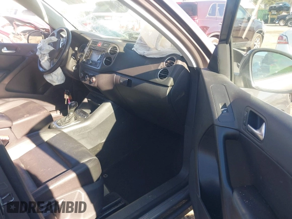 2011 Volkswagen Tiguan SE with VIN WVGBV7AX7BW538690, listed as a IAAI auction lot 41338881 with Not Provided miles and . Bid and sale history available at DreamBid. Image 5.