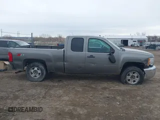 2013 Chevrolet Silverado 1500 LT with VIN 1GCRKSE73DZ268481, listed as a IAAI auction lot 41461642 with 280,718 mi miles and . Bid and sale history available at DreamBid. Image 13.