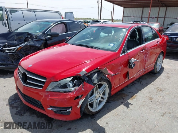 2013 Mercedes-Benz C 300 Sport с VIN WDDGF8AB8DR284402, выставлен на аукционе IAAI как лот 42291028 с пробегом Не указан миль и . История ставок и продаж доступна на DreamBid. Изображение 18.