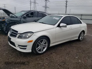 2014 Mercedes-Benz C 250 Sport z VIN WDDGF4HB2EG245896, wystawiony jako Copart lot #56678115 z przebiegiem 92 446 mil mil oraz Szkoda całkowita • Salvage title. Historia ofert i sprzedaży dostępna na DreamBid. Obrazek 1.