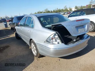 2003 Mercedes-Benz C 320 с VIN WDBRF64J73F381521, выставлен на аукционе IAAI как лот 41970103 с пробегом 119 180 миль миль и . История ставок и продаж доступна на DreamBid. Изображение 3.