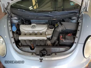 2010 Volkswagen New Beetle Coupe Final Edition with VIN 3VWRG3AG5AM017193, listed as a Copart auction lot 63524734 with 95,589 mi miles and Salvage Title. Bid and sale history available at carsss.com. Image 13.