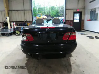2000 Mercedes-Benz CLK 320/430 z VIN WDBLK65G5YT031236, wystawiony jako IAAI lot #41972975 z przebiegiem 144 665 mil mil oraz . Historia ofert i sprzedaży dostępna na DreamBid. Obrazek 17.