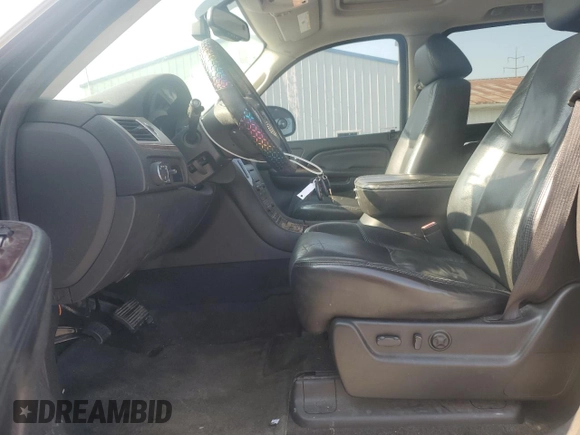2007 Cadillac Escalade ESV z VIN 1GYFK668X7R251712, wystawiony jako Copart lot #59333215 z przebiegiem 184 338 mil mil oraz Czysty tytuł • Clean title. Historia ofert i sprzedaży dostępna na DreamBid. Obrazek 7.