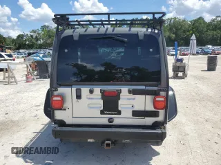 2005 Jeep Wrangler Sport z VIN 1J4FA49S75P324462, wystawiony jako Copart lot #59818995 z przebiegiem 183 558 mil mil oraz Nie do naprawy • Non repairable. Historia ofert i sprzedaży dostępna na DreamBid. Obrazek 6.