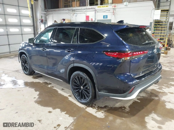 2023 Toyota Highlander L with VIN 5TDKDRBH5PS513594, listed as a IAAI auction lot 41567545 with 31,017 mi miles. Bid and sale history available at carsss.com. Image 3.