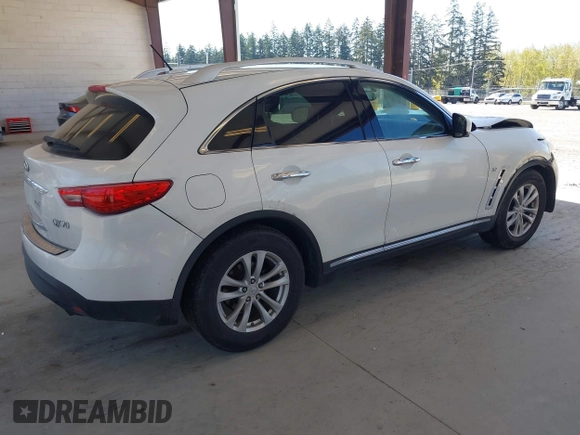 2015 Infiniti QX70 with VIN JN8CS1MU3FM381990, listed as a IAAI auction lot 42034244 with Not Provided miles and . Bid and sale history available at DreamBid. Image 4.