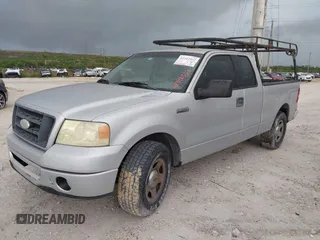 2006 Ford F-150 STX с VIN 1FTRX12W96KD80575, выставлен на аукционе IAAI как лот 42342553 с пробегом 225 900 миль миль и . История ставок и продаж доступна на DreamBid. Изображение 2.