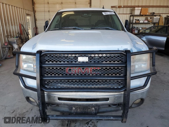 2009 GMC Sierra 1500 with VIN 1GTHC53K09F123683, listed as a Copart auction lot 86212884 with 341,816 mi miles and Salvage Title. Bid and sale history available at DreamBid. Image 5.