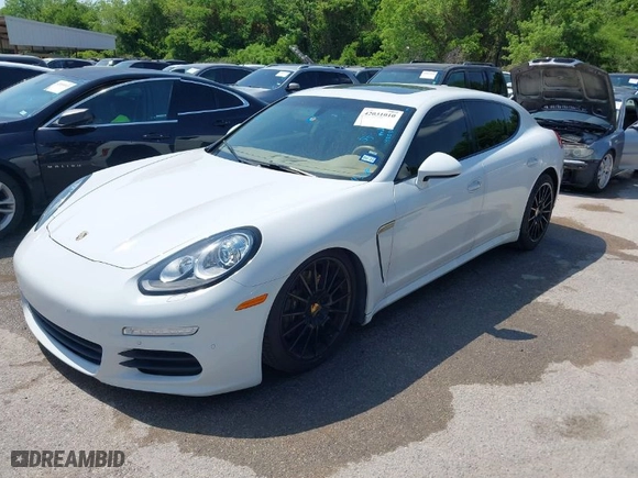 2014 Porsche Panamera with VIN WP0AA2A74EL013252, listed as a IAAI auction lot 42031010 with 78,890 mi miles. Bid and sale history available at carsss.com. Image 2.