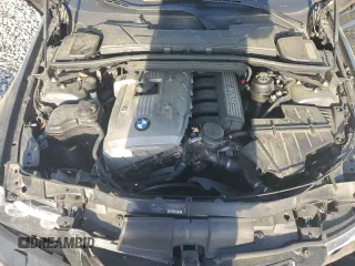 2006 BMW 3 Series 325xi z VIN WBAVD13516KV00055, wystawiony jako Copart lot #50733535 z przebiegiem 136 505 mil mil oraz Czysty tytuł • Clean title. Historia ofert i sprzedaży dostępna na DreamBid. Obrazek 11.