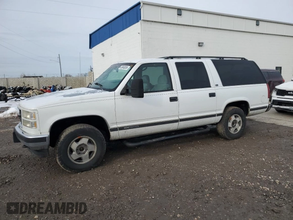 1997 GMC Suburban with VIN 3GKFK16RXVG501646, listed as a Copart auction lot 45849265 with 301,974 mi miles and Clean title. Bid and sale history available at DreamBid. Image 1.