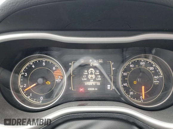 2018 Jeep Cherokee Latitude Plus with VIN 1C4PJLLB7JD605475, listed as a Copart auction lot 81552074 with 43,026 mi miles and Salvage title. Bid and sale history available at DreamBid. Image 9.