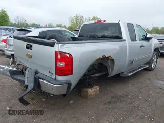 2011 Chevrolet Silverado 1500 LT with VIN 1GCRCSE00BZ235080, listed as a IAAI auction lot 42181793 with 208,625 mi miles and . Bid and sale history available at DreamBid. Image 4.