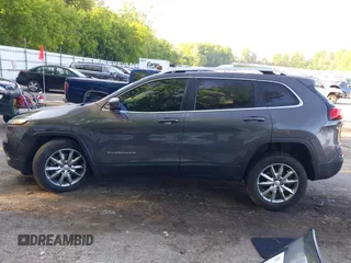 2018 Jeep Cherokee Limited with VIN 1C4PJMDX8JD522198, listed as a IAAI auction lot 42370283 with 121,256 mi miles and . Bid and sale history available at DreamBid. Image 14.