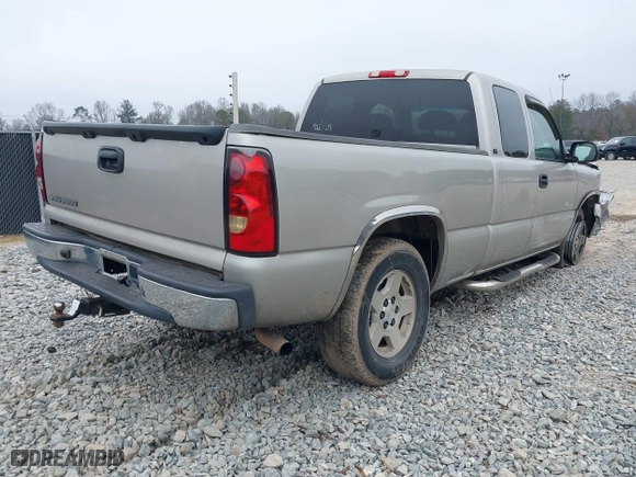 2006 Chevrolet Silverado 1500 LT1 with VIN 1GCEC19V96Z182898, listed as a IAAI auction lot 41135457 with 152,973 mi miles. Bid and sale history available at carsss.com. Image 4.