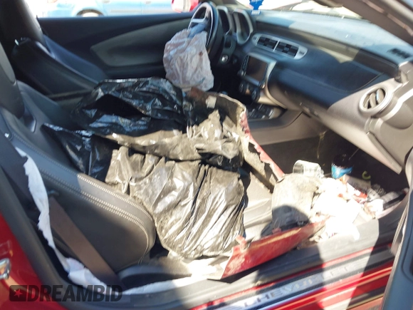 2015 Chevrolet Camaro SS z VIN 2G1FJ1EW0F9144441, wystawiony jako IAAI lot #42230511 z przebiegiem 26 615 mil mil oraz . Historia ofert i sprzedaży dostępna na DreamBid. Obrazek 5.