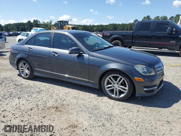 2013 Mercedes-Benz C 250 Sport z VIN WDDGF4HB4DR265117, wystawiony jako Copart lot #61443835 z przebiegiem 114 019 mil mil oraz Szkoda całkowita • Salvage title. Historia ofert i sprzedaży dostępna na DreamBid. Obrazek 4.